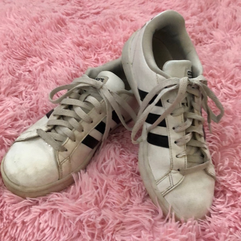 Adidas shoes girls/woman’s 6